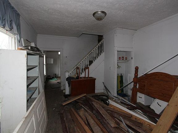 5th image of 1046 Saint Paul St