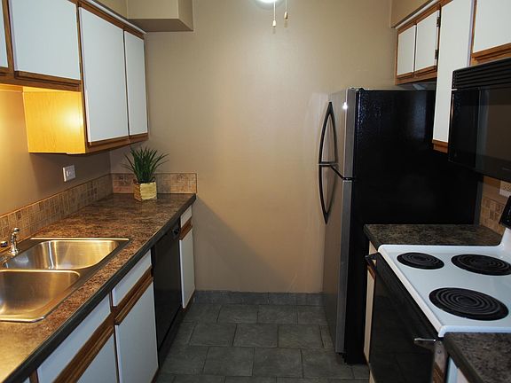 4th image of 6111 Knollwood Dr #303