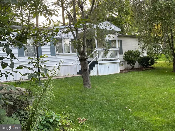 7 Esther Dr, Quakertown, PA 18951