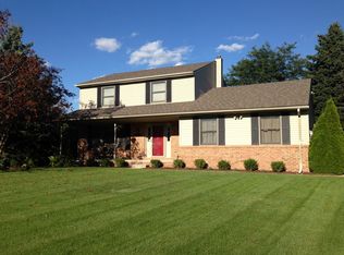 59560 Sunridge Dr, New Hudson, MI