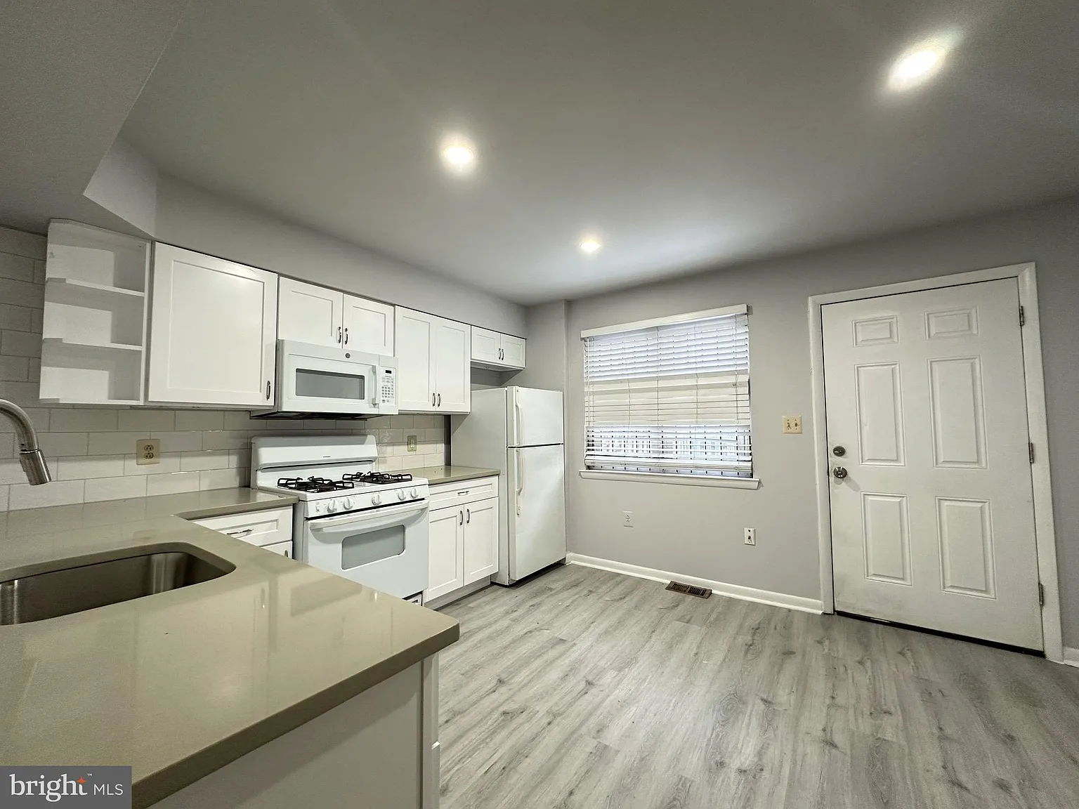 4 bed, 1647 sqft, $2,195 — Photo 3