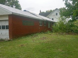 420 S 7th St, Breckenridge, MO 64625