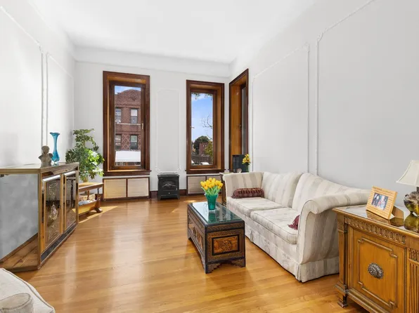 167 Union Street image 1 of 13