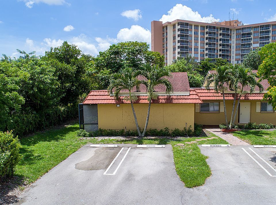 1st image of 10722 La Placida Dr #9-B1
