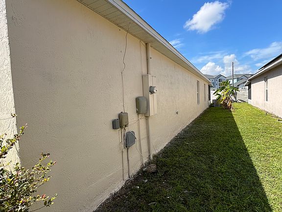 3rd image of 7508 Harbor Bend Cir