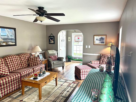 3rd image of 151 Troon Ct
