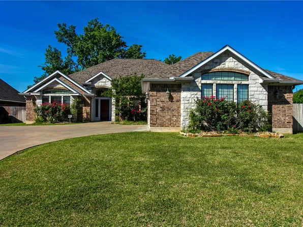 2202 W Briargate Dr, Bryan, TX 77802