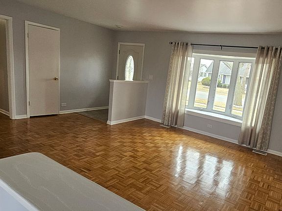 3rd image of 266 Trowbridge Rd