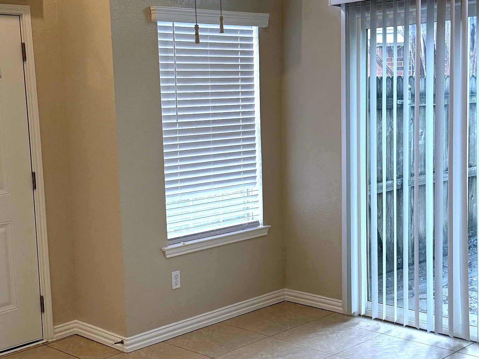 Arbor Hill Dr, Fort Worth — Photo 2