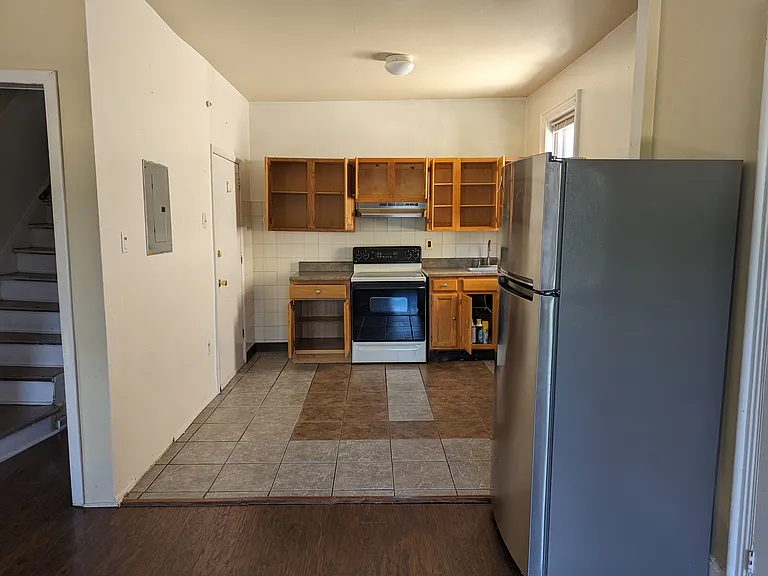 638 N 40th St #2 — Photo 4
