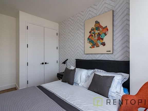 4th image of 822 Lexington Ave #502