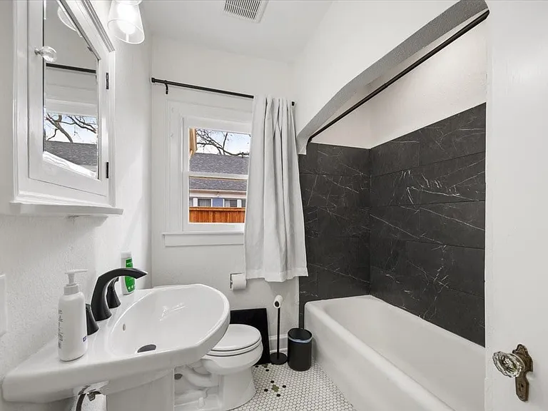 2118 Stanley Ave — Photo 27
