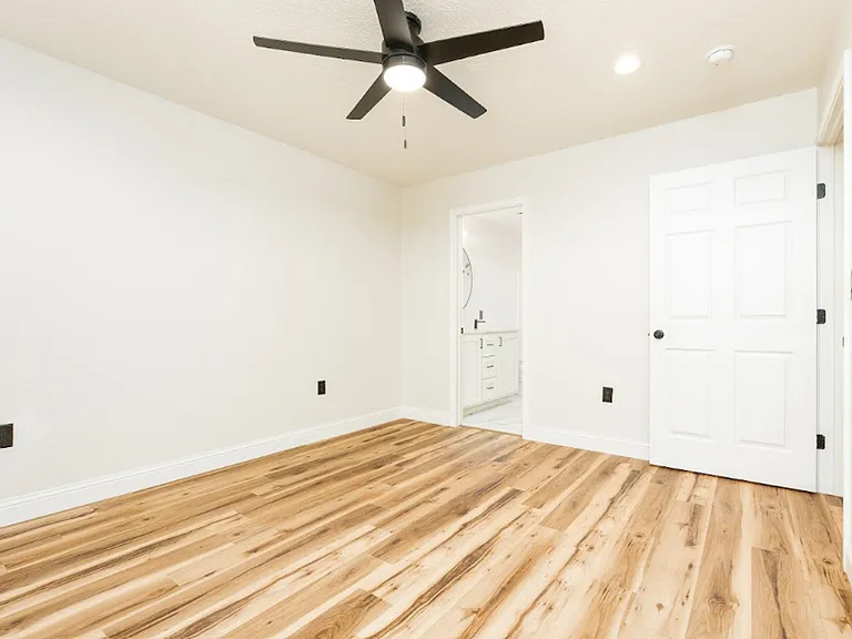 128 Chisum Dr — Photo 11