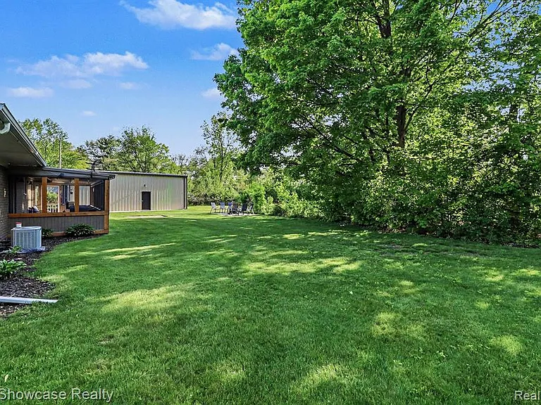 2572 Ridge Rd — Photo 25