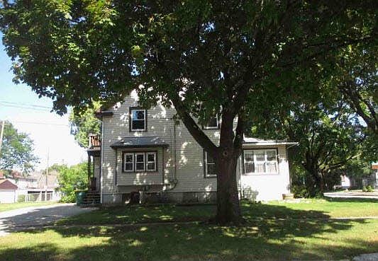3rd image of 203 N Ashland Ave