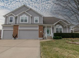 2707 SW Arthur Dr, Lees Summit, MO 64082