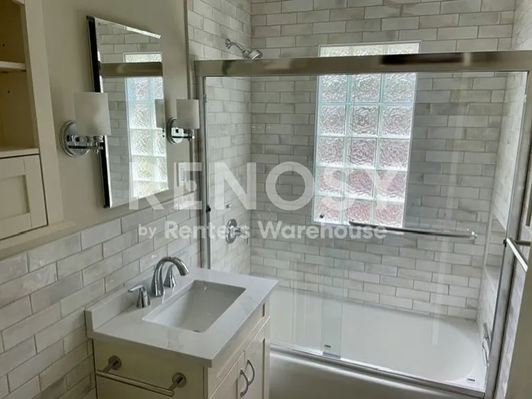 2108 Grand Ave S — Photo 4