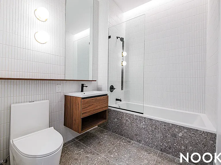 228 N 7th St #110 — Photo 4