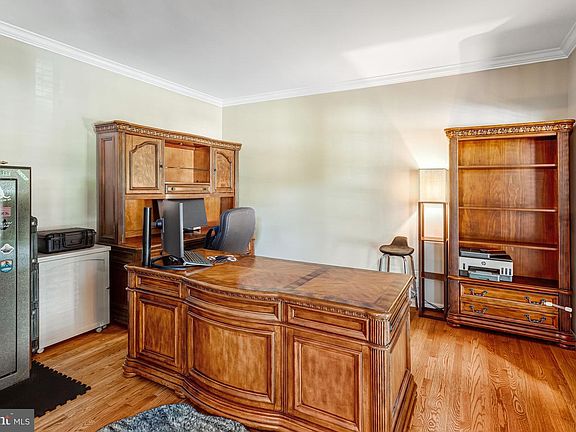 5th image of 17701 Avenel Ln