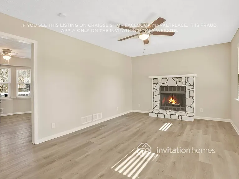 5370 Zachary Dr — Photo 4