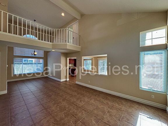 4th image of 15572 Ficus St