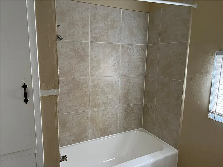 5105 Crawford St #2 — Photo 7