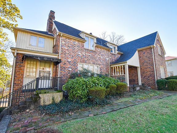2nd image of 1817 N Hills Blvd