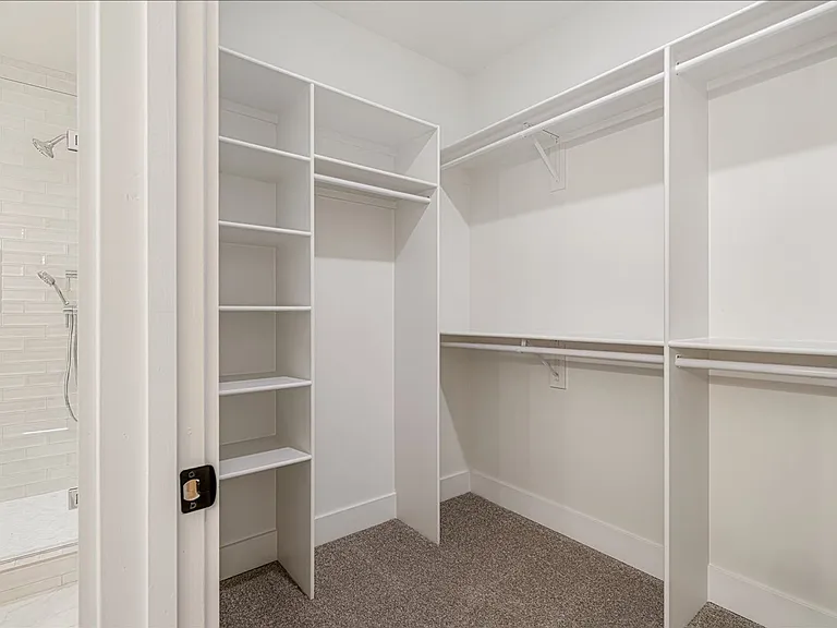 5472 Park Ave — Photo 17
