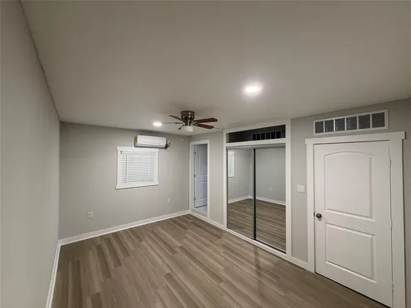 2611 Center St, Waller, TX 77484