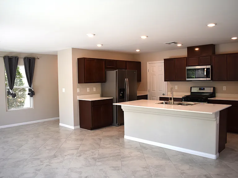 6973 W Ford Ave — Photo 5