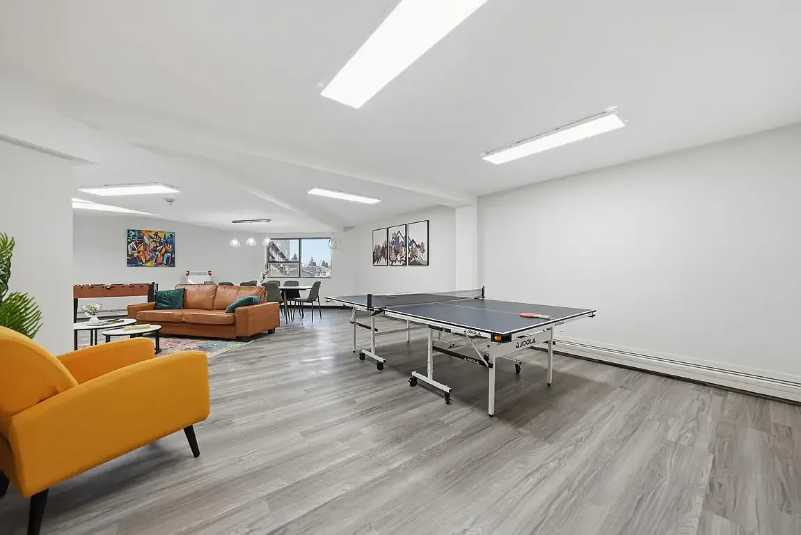 Lakewood Manor — Photo 4