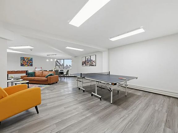 4th image of 431 Wollaston Cres #700239