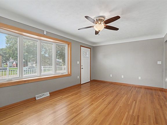 5th image of 214 E Washington St