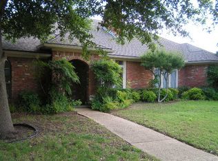 1812 Treehouse Ln, Plano, TX 75023