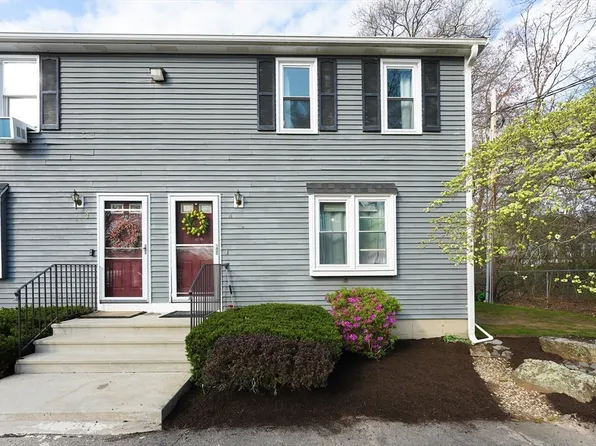 10 Michaelson Dr APT 4, North Attleboro, MA 02760