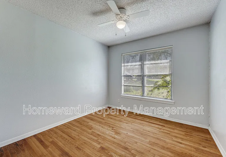 7 Pershing Dr #A — Photo 6