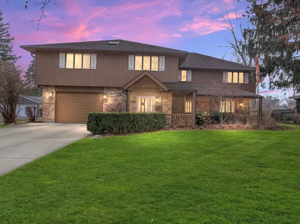 1415 W Hawthorne St, Arlington Heights, IL 60005