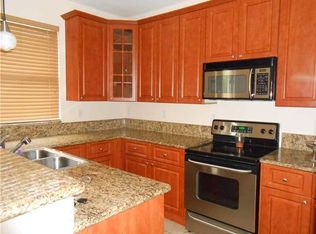 6537 Hidden Cove Dr, Davie, FL 33314