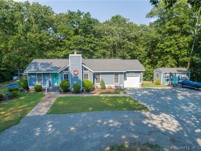 2 Point Cove Ln, Hardyville, VA, 23070