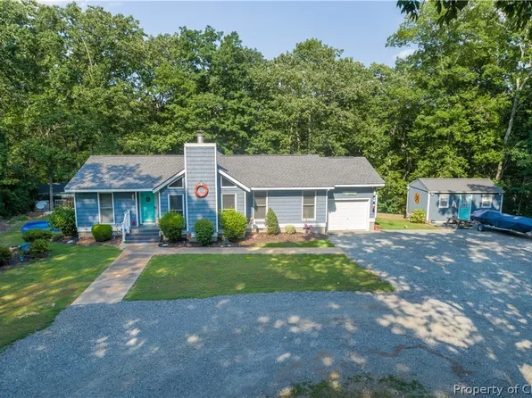 2 Point Cove Ln, Hardyville, VA 23070