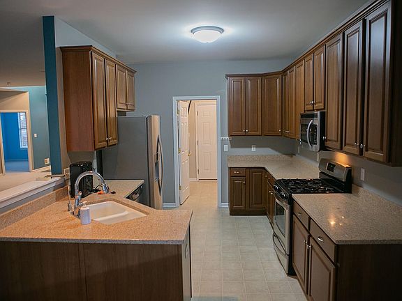 5th image of 10013 Settlers Ct