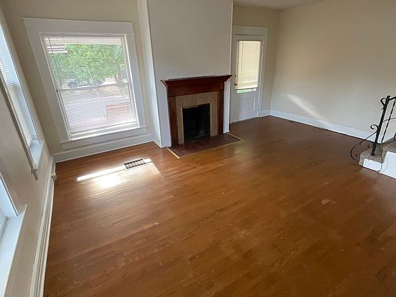3rd image of 323 N Grant St