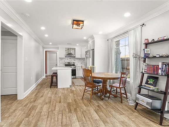3rd image of 2067 Lafreniere St