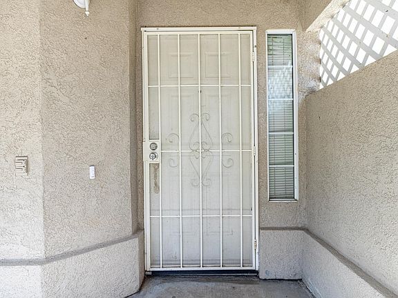 5th image of 1100 La Mesa St