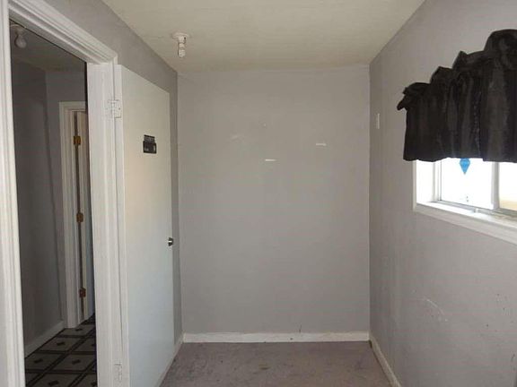 5th image of 4022 Rutland St