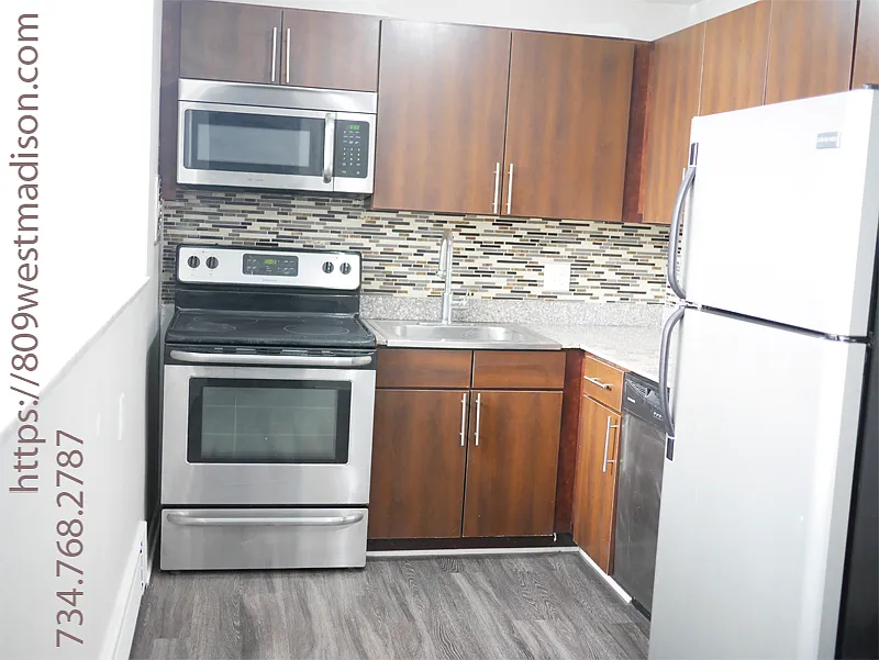 2 bed, 842 sqft, $900 — Photo 2