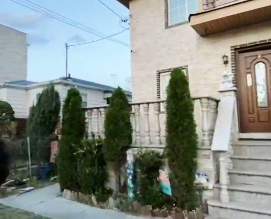 2nd image of 94-15 127