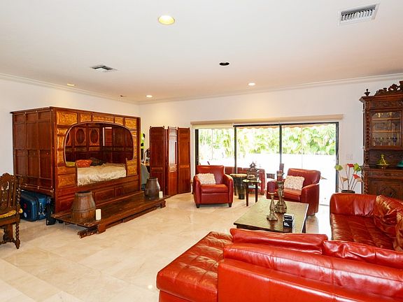 3rd image of 13115 Biscayne Bay Ter