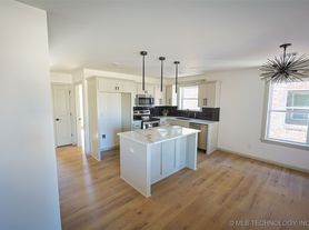 112 W 2nd St
