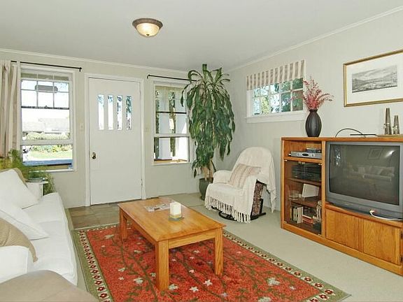 Nicely Updated Living Room